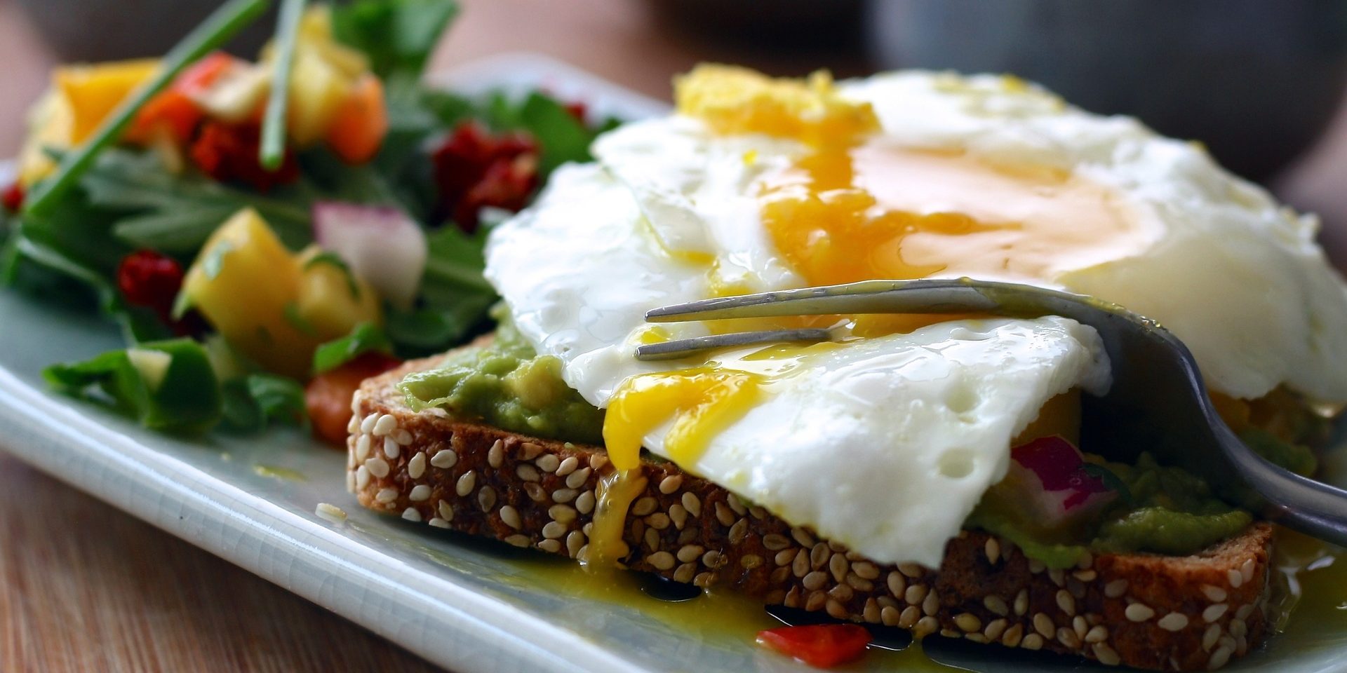 4 desayunos para entrenar con energía y quemar gras, desayunos para entenar, desayunos saludable, dietas online, dietista online