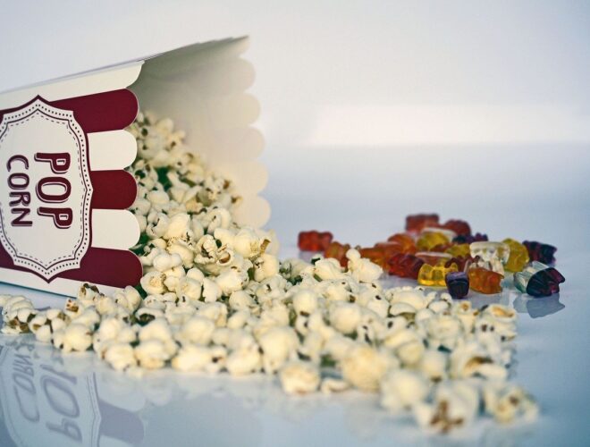 dieta de un ni&ntilde;o, snacks, palomitas de ma&iacute;z,