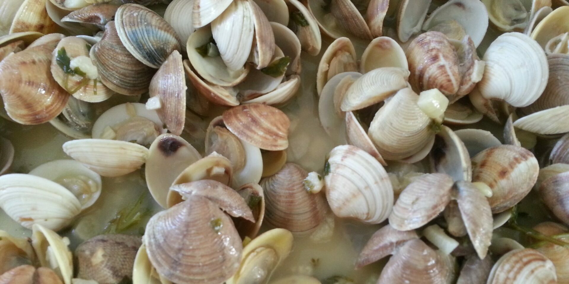 Recetas de pescado, recetas ligeras, recetas para adelgazar, almejas salteadas