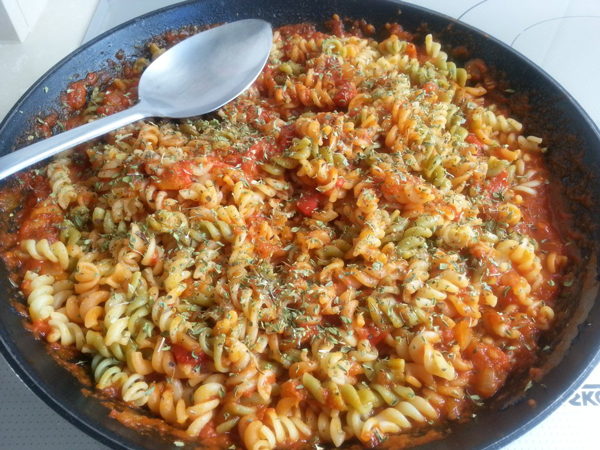 Espirales con pimientos rojos, recetas de pasta, recetas light, recetas saludables, recetas para adelgazar