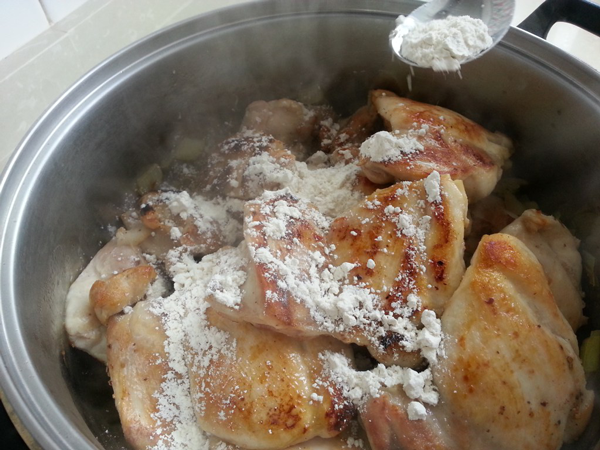 Contramuslos de pollo al txacolí,recetas saludables, recetas para adelgazar, recetas light