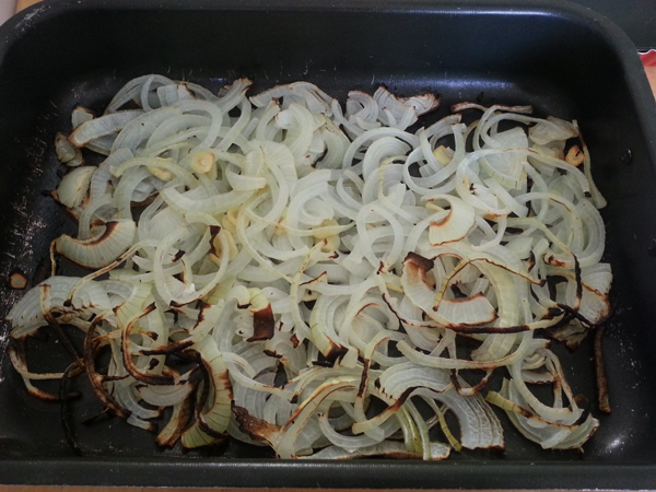 Contramuslos de pollo encebollado Contramuslos de pollo encebollado