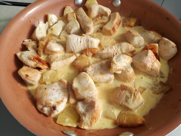 Pavo con piña y azafran Pavo con piña y azafran, recetas de pavo, recetas saludables, recetas para adelgazar, recetas light