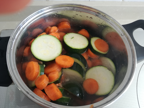 Pollo con verdura a la pimienta Pollo con verdura a la pimienta, recetas de pollo, recetas saludables, recetas para adelgazar, recetas light