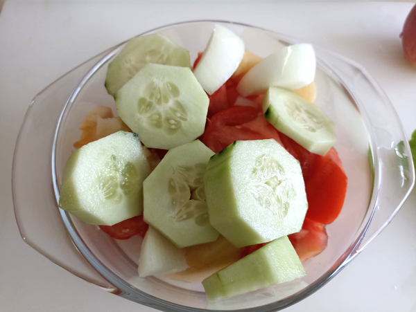 Gazpacho - Salmorejo, recetas de sopas frías, sopas frías, recetas para adelgazar, recetas light, dietas online, dietista online