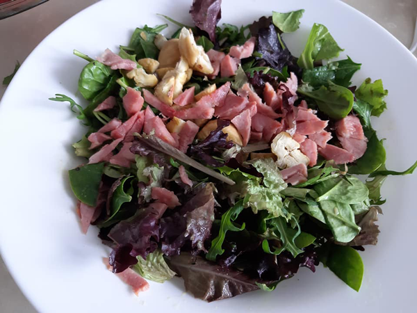 Ensalada de pera y beicon con aliño de mostaza Ensalada de pera y beicon con aliño de mostaza, recetas de ensalada, recetas light, recetas para adelgazar, dietista online, dietas online
