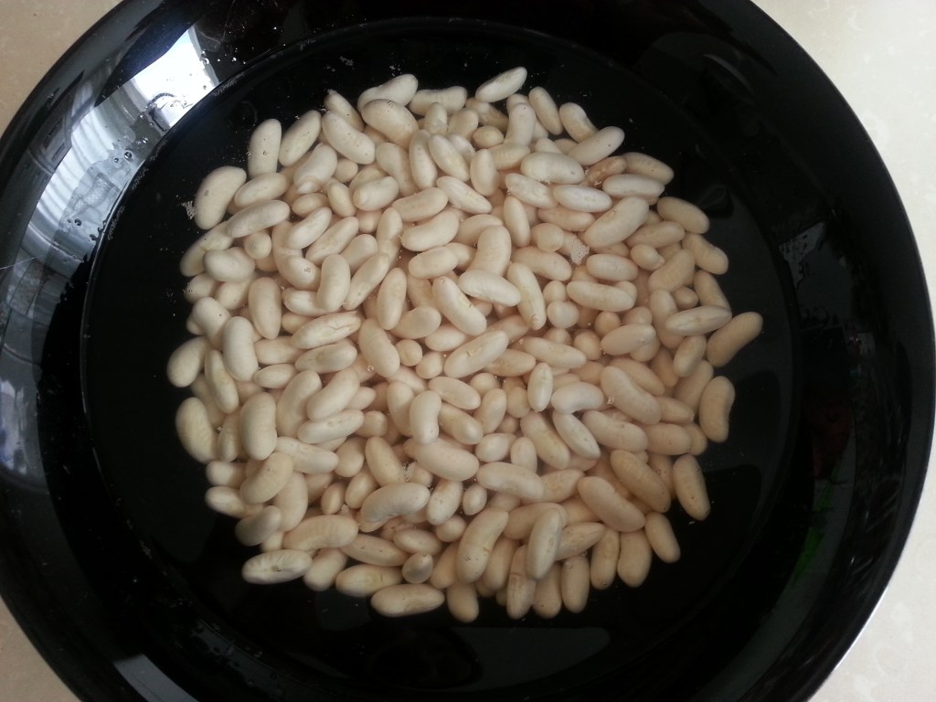 judías a remojo, potaje de judías blancas con calabaza, recetas de lentejas, recetas de legumbres, legumbres