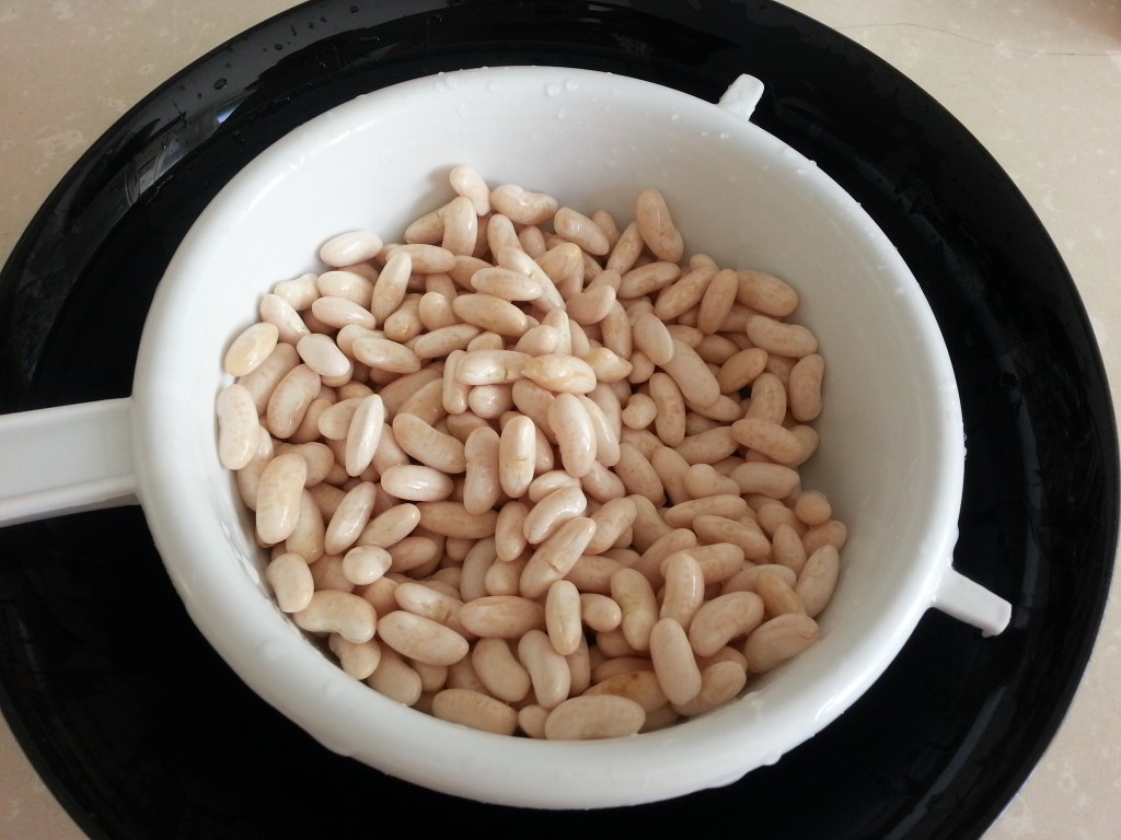 judías a remojo, potaje de judías blancas con calabaza, recetas de lentejas, recetas de legumbres, legumbres