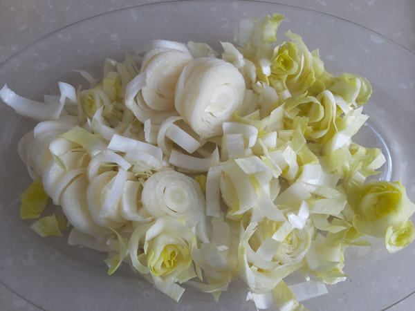 Ensalada agridulce de endivias Ensalada agridulce de endivias, recetas de ensalada, recetas light, recetas para adelgazar, dietista online, dietas online