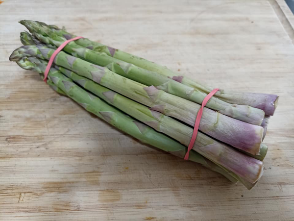 Espárragos y tomates a la plancha, recetas de guarniciones, recetas para adelgazar, recetas light, recetas de verdura