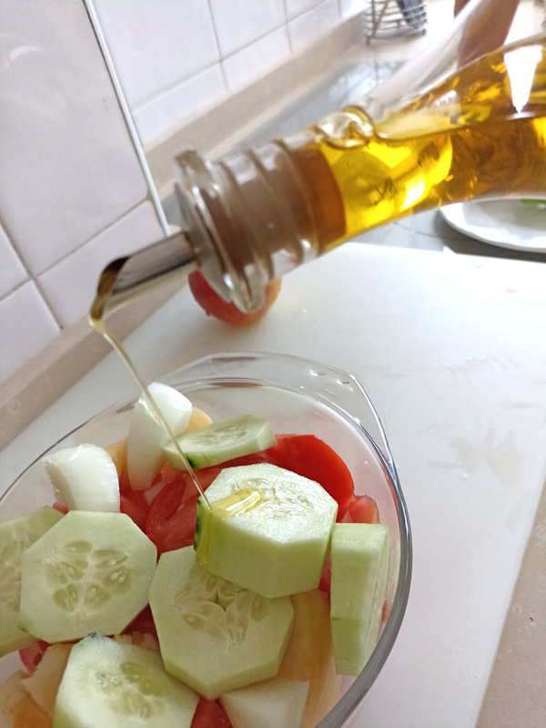 Gazpacho - Salmorejo, recetas de sopas frías, sopas frías, recetas para adelgazar, recetas light, dietas online, dietista online