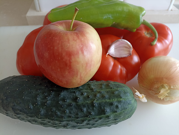 Gazpacho - Salmorejo, recetas de sopas frías, sopas frías, recetas para adelgazar, recetas light, dietas online, dietista online