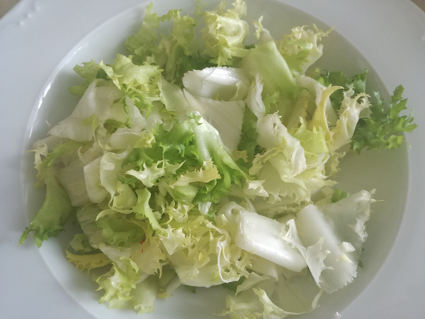 Ensalada de escarola y granada, recetas de ensaladas, recetas para adelgazar, recetas saludables, dietas online, dietista online