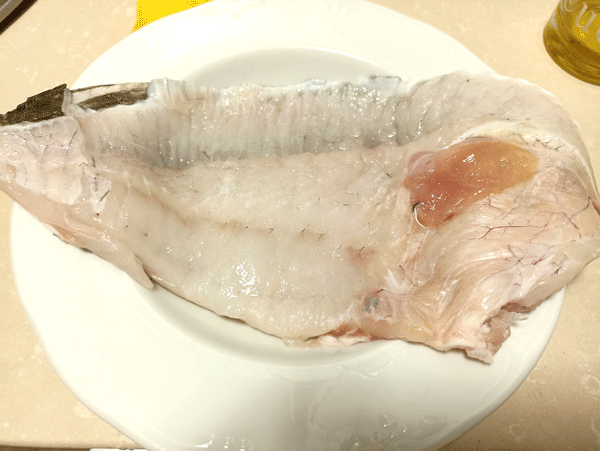 Brocheta de rape con cebolla morada y aceitunas Brocheta de rape con cebolla morada y aceitunas, recetas de pescado, recetas para adelgazar, recetas light, proteína,