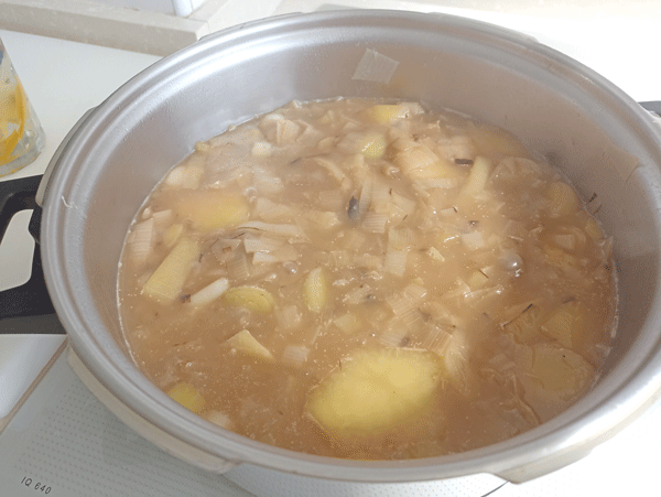 Vichissoyse con salmón, recetas, primeros platos, cremas y purés, recetas ligeras, recetas para adelgazar, recetas saludables, dietista online