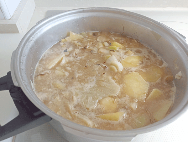 Vichissoyse con salmón, recetas, primeros platos, cremas y purés, recetas ligeras, recetas para adelgazar, recetas saludables, dietista online