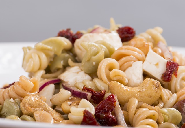 Ensalada de pasta integral con anacardos y queso fresco Ensalada de pasta integral con anacardos y queso fresco, recetas de pasta, recetas light, recetas saludables, recetas para adelgazar recetas de pasta, recetas light, recetas saludables, recetas para adelgazar