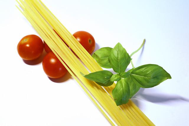 Espaguetis con salsa de tomate casera, recetas de pasta, recetas light, recetas saludables, recetas para adelgazar