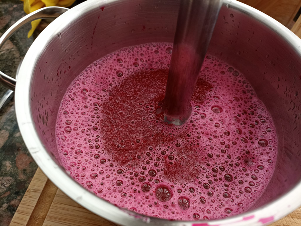 Sopa fría de remolacha Sopa fría de remolacha, recetas de verdura, recetas para adelgazar, recetas saludables, recetas light,