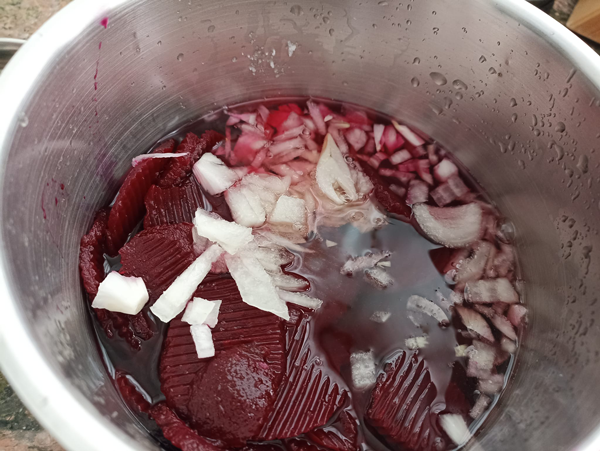 Sopa fría de remolacha Sopa fría de remolacha, recetas de verdura, recetas para adelgazar, recetas saludables, recetas light,