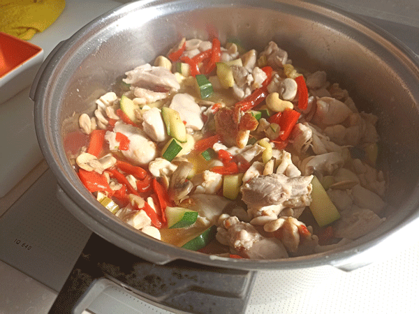 Pollo con verdura y anacardos, recetqas de pollo, recetas de carnes blancas, recetas saludables, recetas para adelgazar