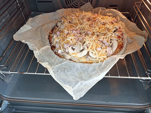 Pizza-de-coliflor-11-gif Pizza con base de coliflor de atún y pavo, coliflor, pizza saludable, pizza con base de coliflor, pizza con base de coliflor con setas shitake