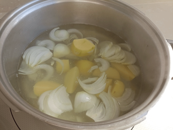 Hervido de acelgas con patata, recetas vegetarianas, recetas saludables, recetas de verdura, recetas para adelgazar, recetas light, cenas ligeras