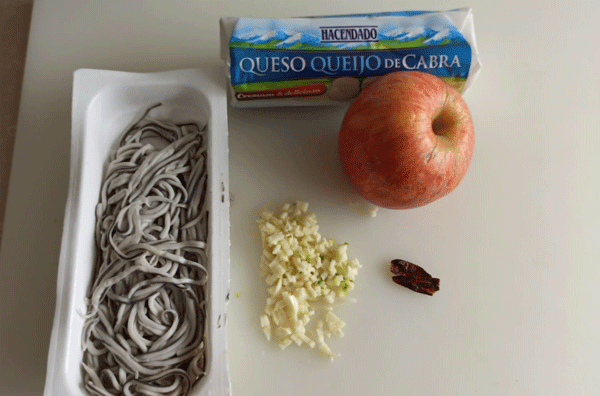 Ensalada templada de gulas ensaalada templada de gulas, recetas de ensaladas, recetas para adelgazar, recetas light, recetas saludables, dietas online, dietista online
