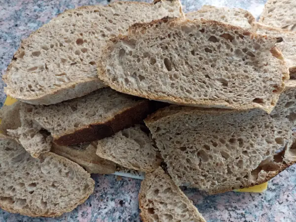 Pan casero de masa madre semi integral Pan casero de masa madre semi integral, pan de masa madre, pan semi integral, pan casero