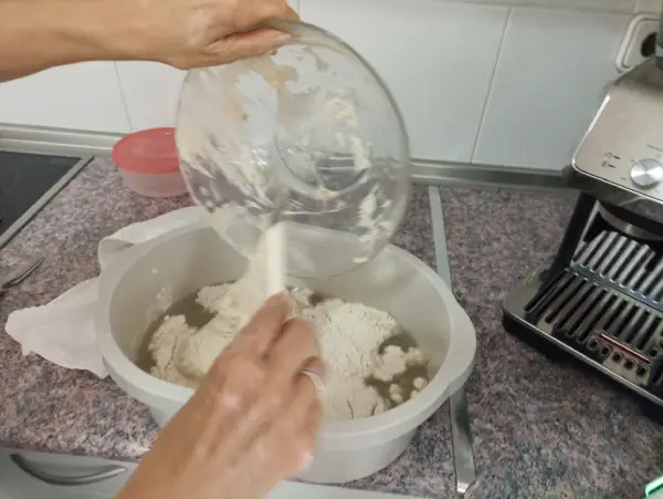 Pan casero de masa madre semi integral Pan casero de masa madre semi integral, pan de masa madre, pan semi integral, pan casero