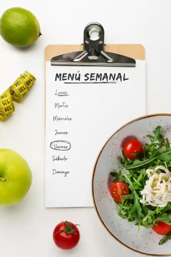 Dietista online preparando menú personalizado