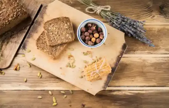 Lista de compra para dieta sin gluten con alimentos frescos y productos certificados