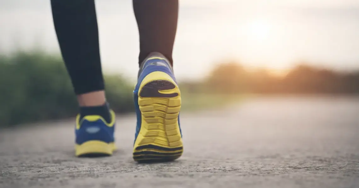 10.000 pasos al d&iacute;a para adelgazar caminando y perder grasa de forma saludable